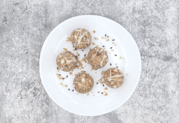 De-Stress Superfood Bites: Strawberry Shortcake & Ashwagandha
